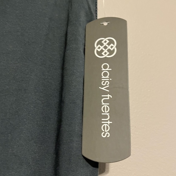 FINAL PRICE SALE!! NWT Daisy Fuentes athletic pants—small - Picture 5 of 5